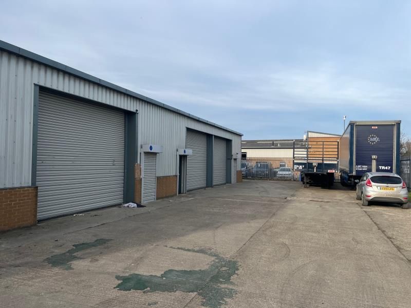 Industrial to let in Unit 3 Universal Business Park, Henson Road