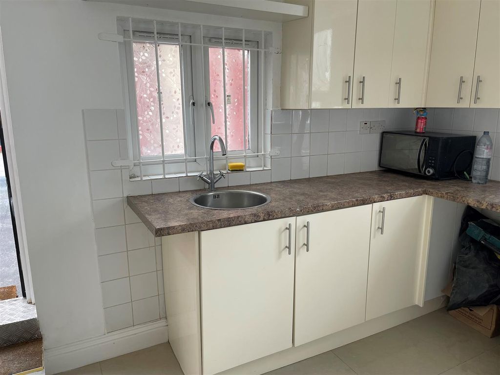 Commercial property to let in Unit 5, 1A Hollybush Place, Bethnal Green