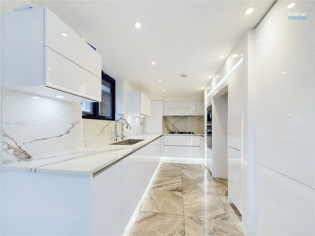 5 bed bungalow for sale in Windsor Close, Hove, East Sussex BN3, £