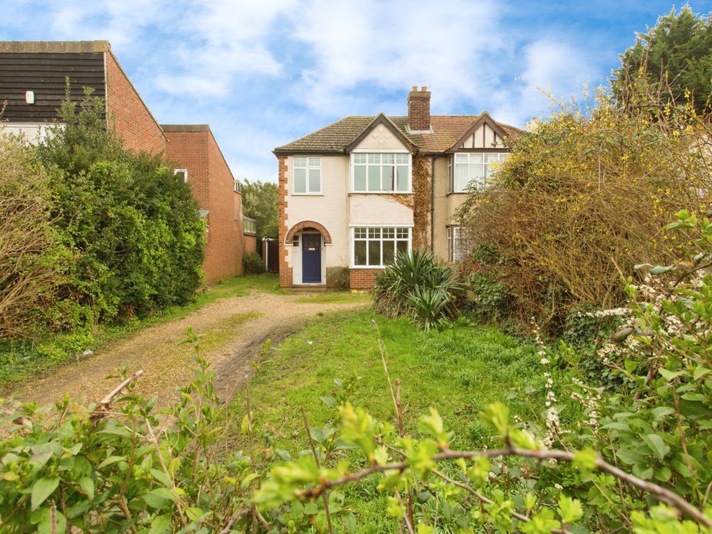 3 bed semidetached house for sale in Histon Road, Cambridge