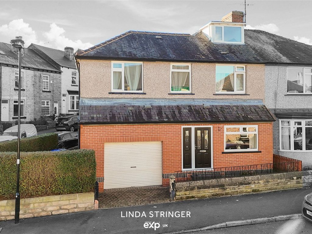 4 bed semidetached house for sale in Hillsborough Barracks Shopping