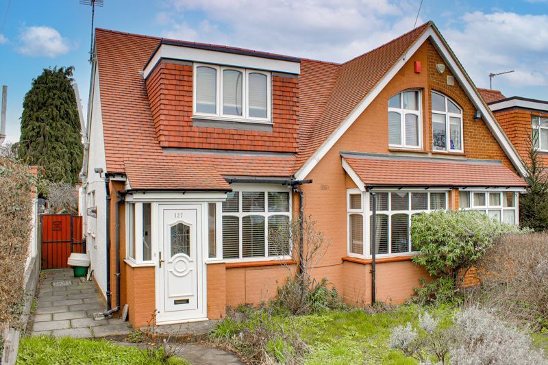 4 bed semidetached bungalow for sale in Bullsmoor Lane, Enfield EN3