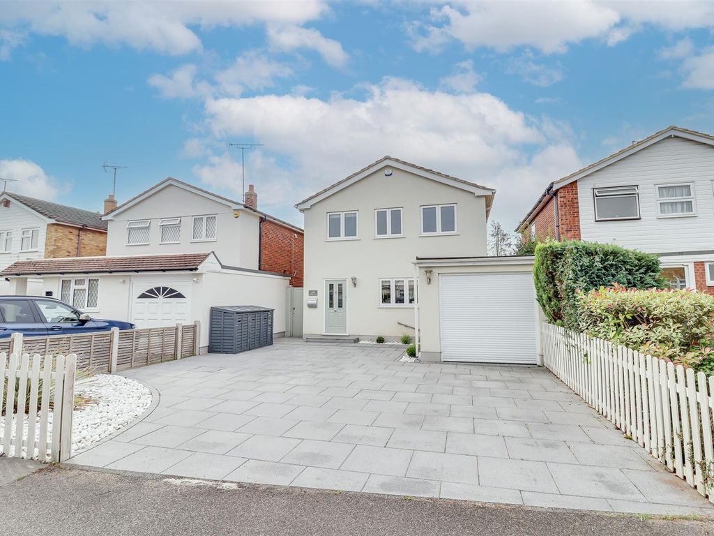 3 bed detached house for sale in Scrub Lane, Hadleigh, Benfleet SS7, £