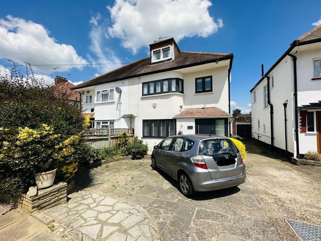 4 bed semidetached house for sale in Hillside Gardens, Edgware