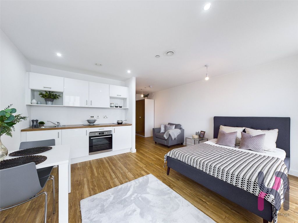 Studio to rent in Media City, Michigan Point Tower B, 11 Michigan