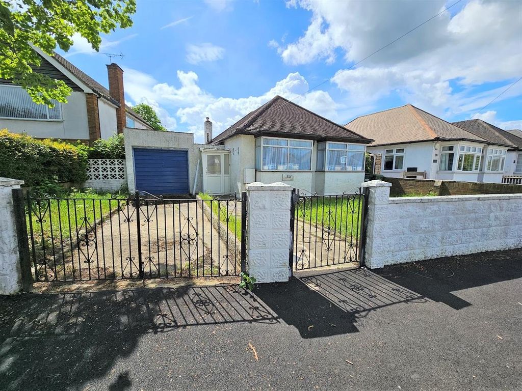 4 bed detached house to rent in Cumberland Road, Ashford TW15 Zoopla