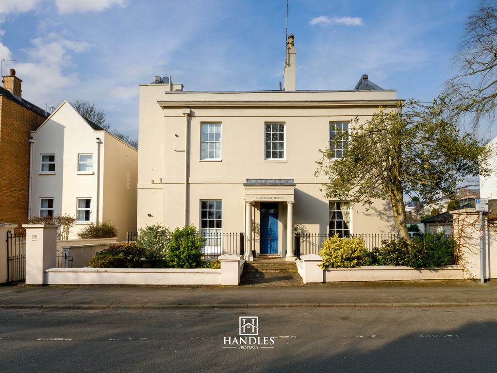 2 bed flat for sale in Beauchamp Hill, Leamington Spa, Warwickshire