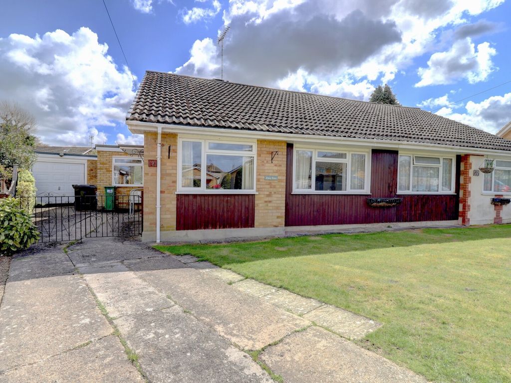 2 bed bungalow for sale in Mead Acre, Monks Risborough, Princes