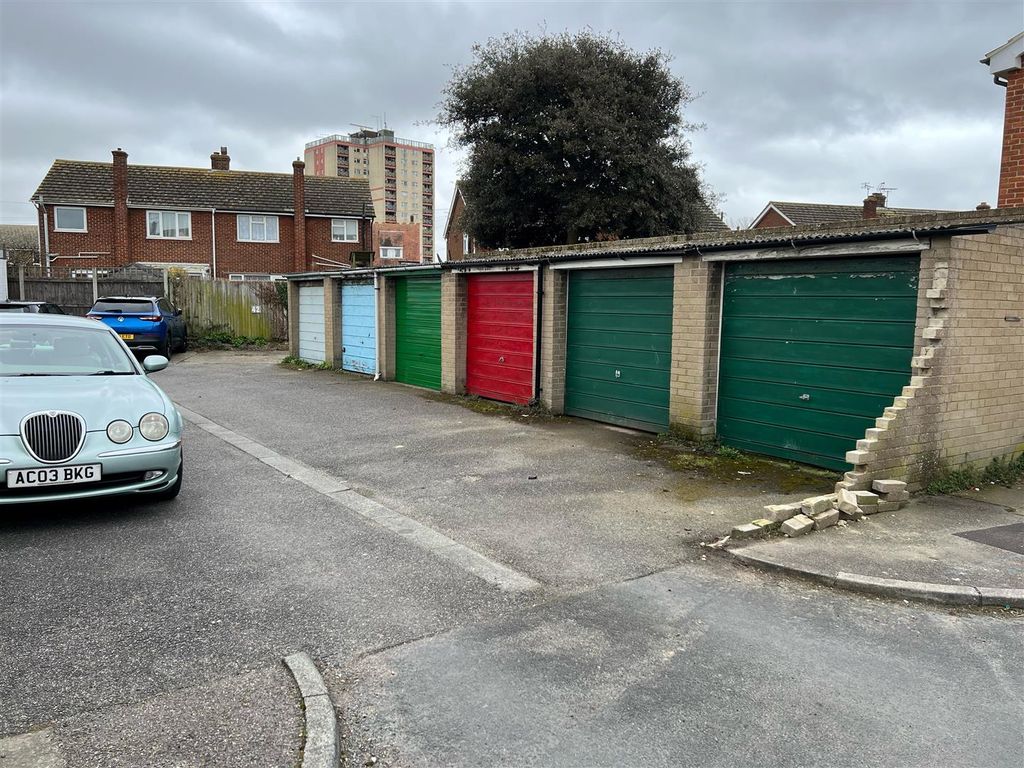 Parking/garage for sale in Cedar Close, Cliftonville CT9 Zoopla