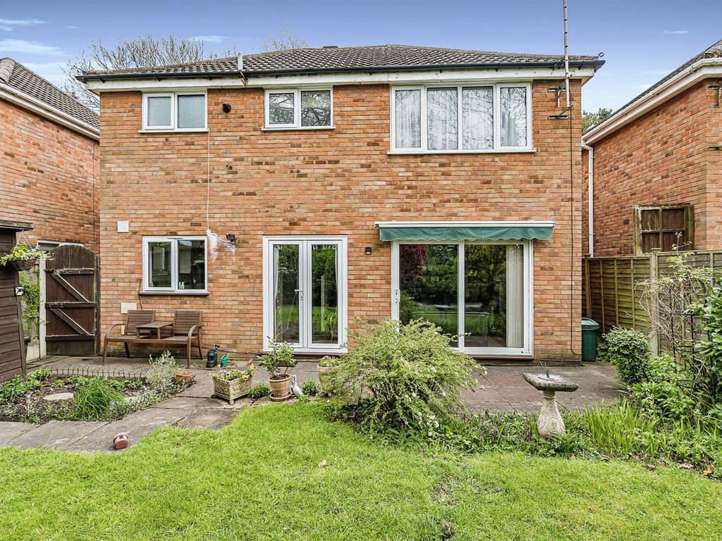 3 bed detached house for sale in Pepper Hill, Stourbridge DY8, £300,000