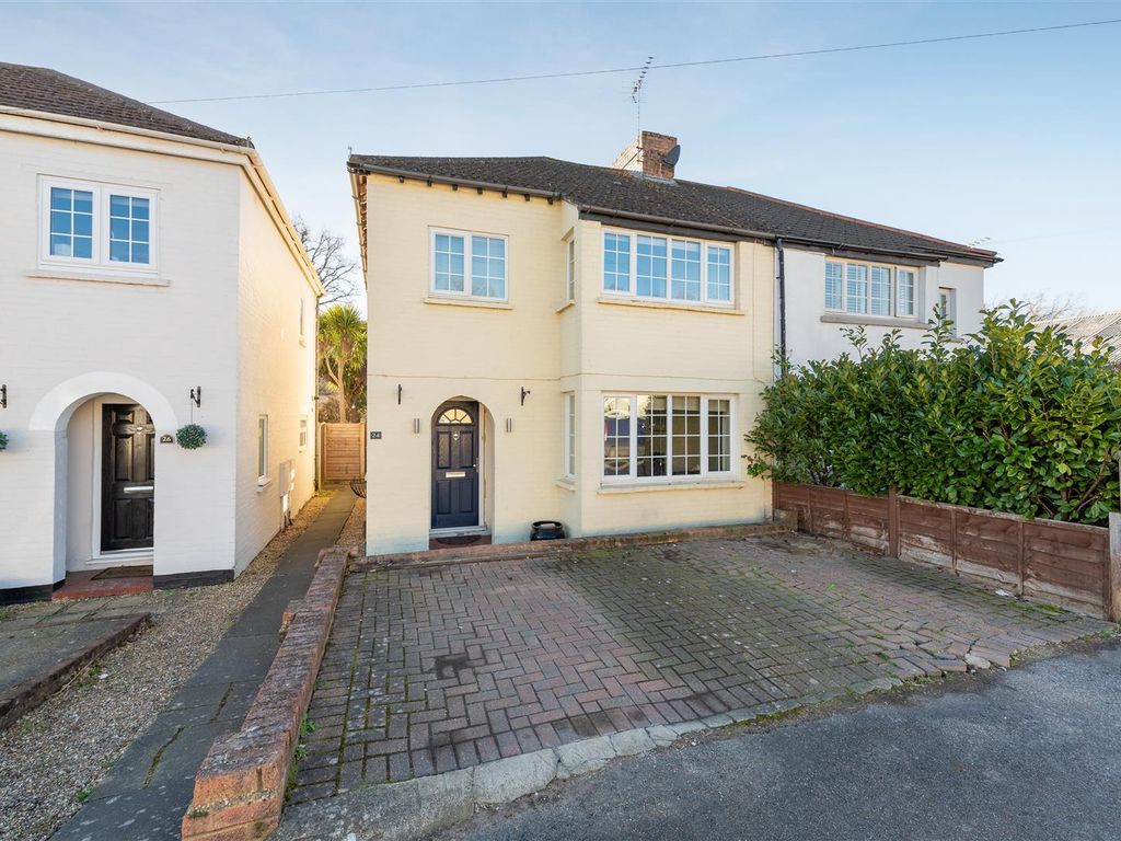 3 bed semidetached house for sale in Kings Road, New Haw, Addlestone