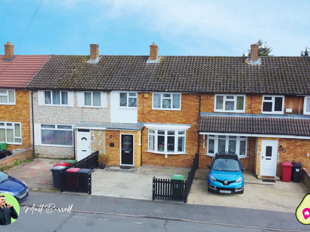 3 bed terraced house for sale in Calbroke Road, Slough, Berkshire SL2