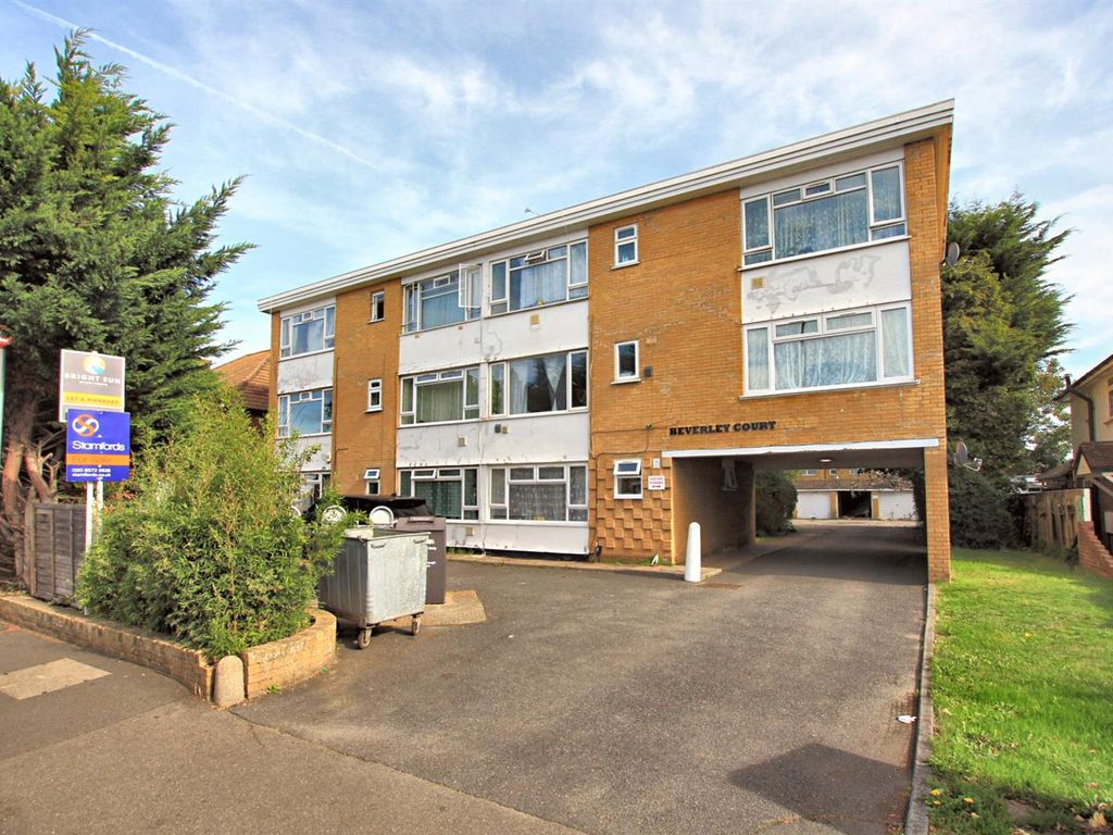 Studio for sale in Beverley Court, Wellington Road South, Hounslow TW4