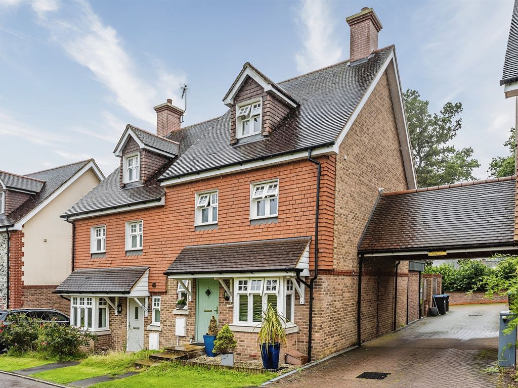 4 bed semidetached house for sale in St. Pauls On The Green, Haywards