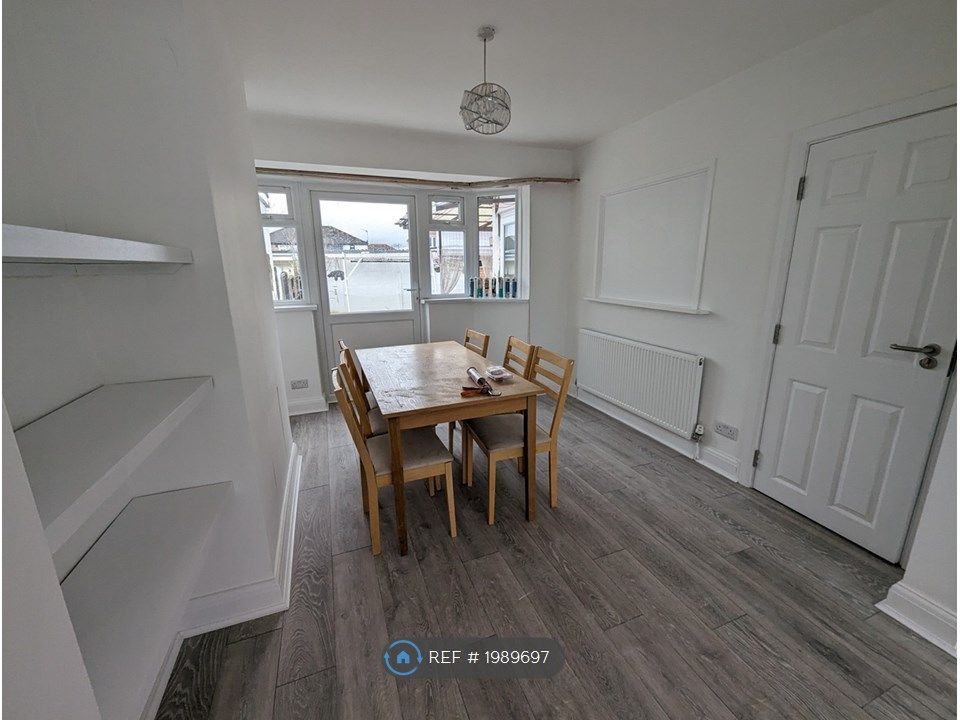 3 bed terraced house to rent in Dean Drive, Stanmore HA7, £2,350 pcm