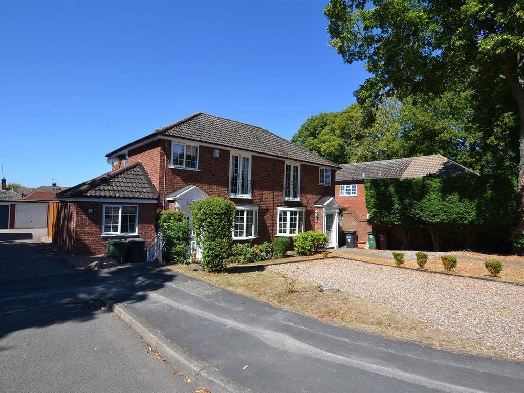 4 bed semidetached house for sale in Lime Close, Syston