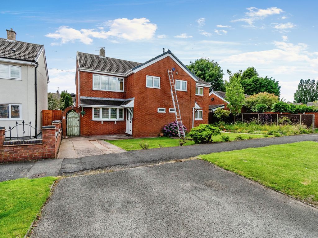 3 bed semidetached house for sale in Braemar Road, Norton Canes
