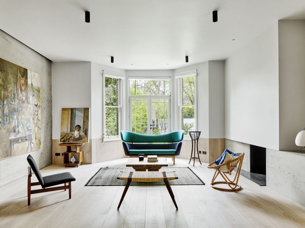 5 bed semidetached house for sale in Lyndewode Road, Cambridge