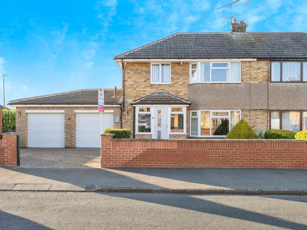 3 bed semidetached house for sale in Charnwood Drive, Balby, Doncaster