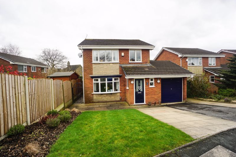 3 bed detached house for sale in Appledore Drive, Bolton BL2, £350,000