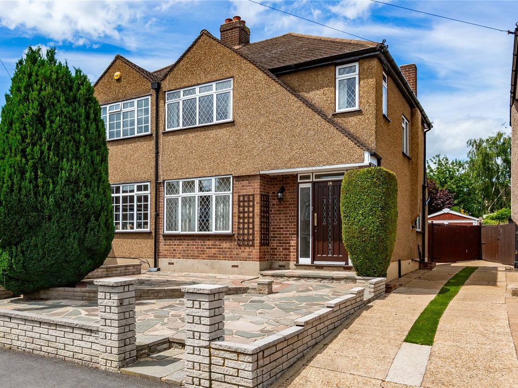 3 bed semidetached house for sale in Helmsdale Road, Rise Park RM1, £