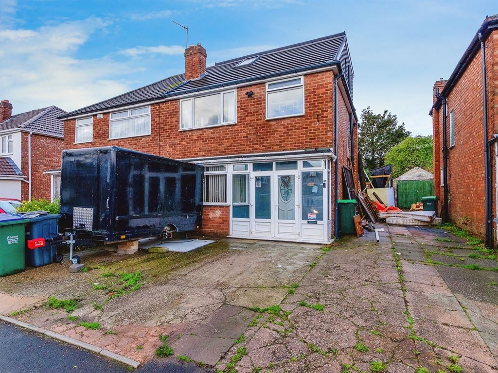 4 bed semidetached house for sale in Cherry Tree Avenue, Walsall WS5