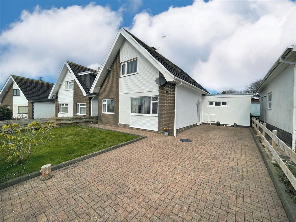 4 bed detached house for sale in Heatherslade Road, Southgate, Swansea