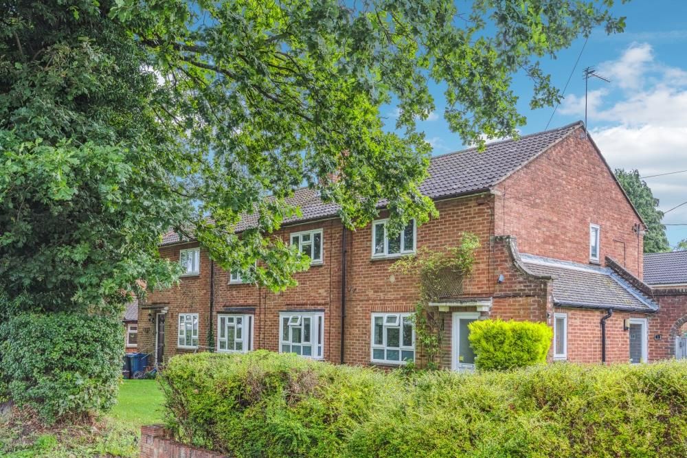 2 bed for sale in New Road, Amersham, Buckinghamshire HP6, £260,000 Zoopla