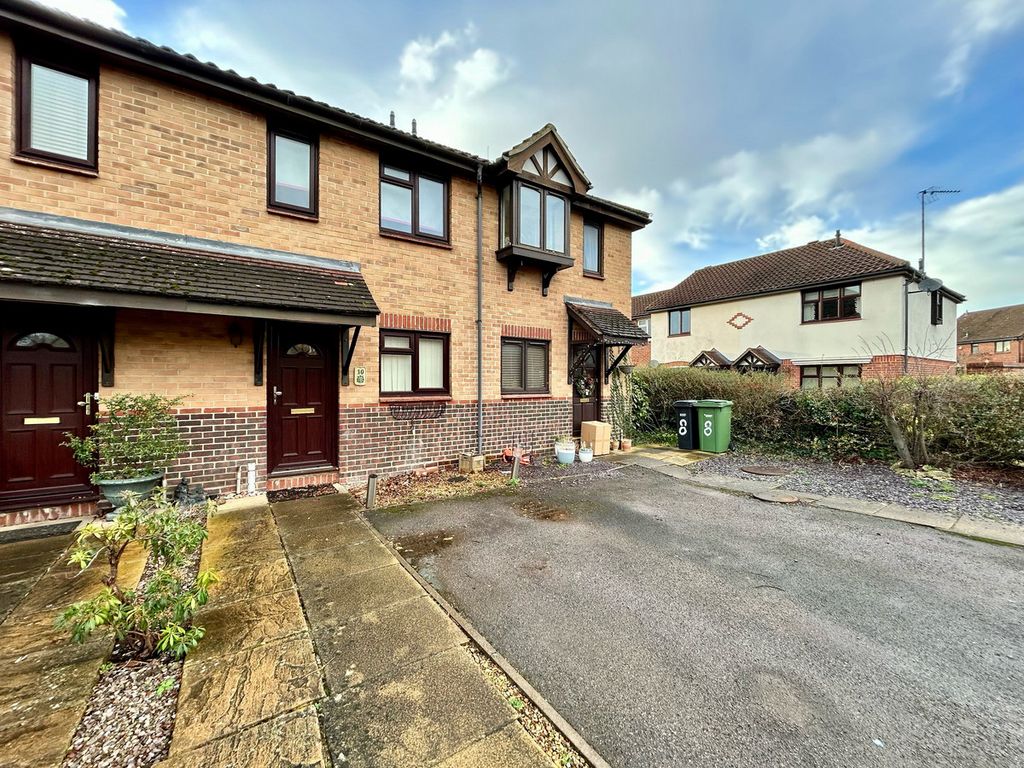 2 bed terraced house for sale in Calder Way, Didcot OX11, £239,000 Zoopla