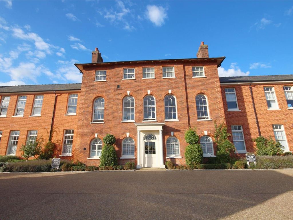 2 bed flat to rent in St. Michaels Court, South Street, Braintree CM7