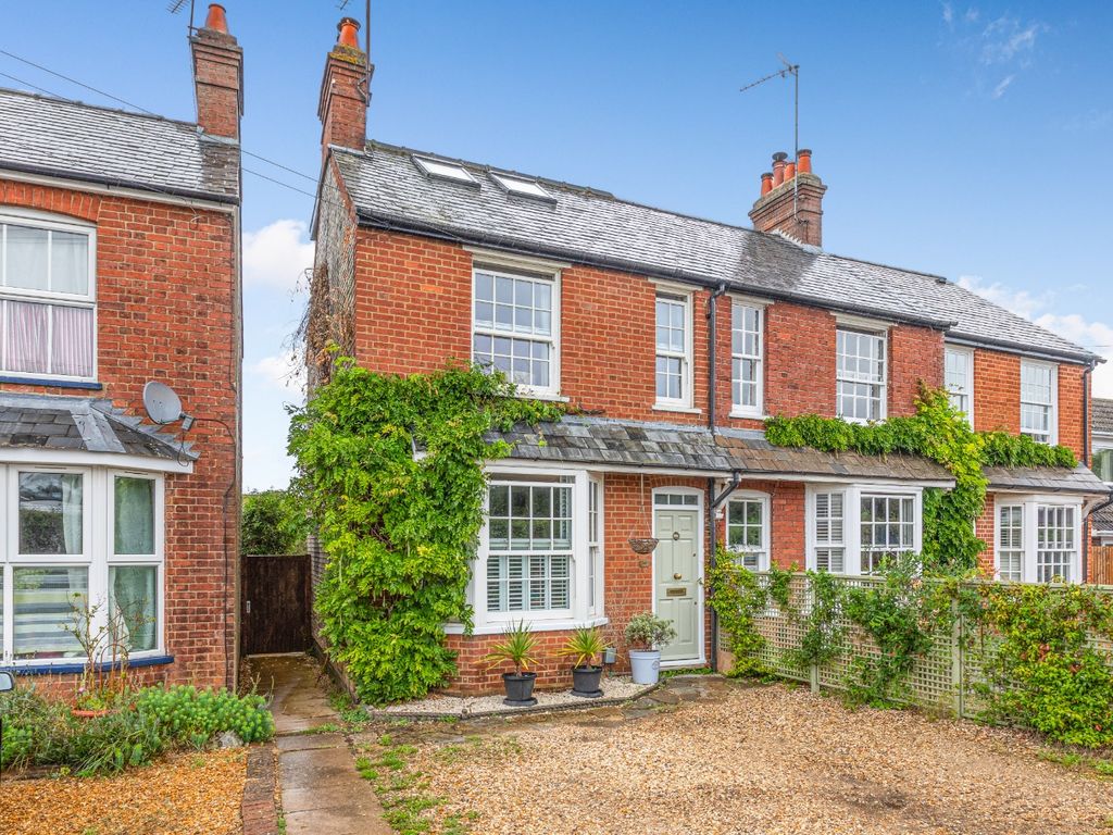 3 bed semidetached house for sale in Kershaws Hill, Hitchin SG4, £