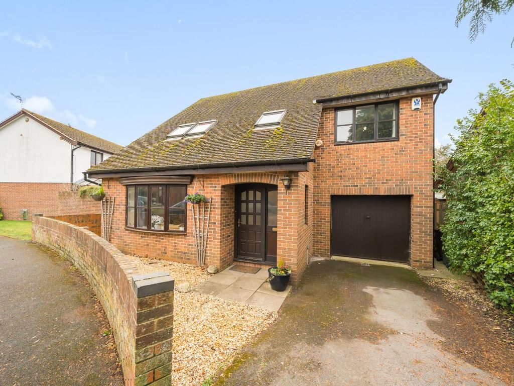 4 bed detached house for sale in Sixpenny Lane, Chalgrove, Oxford OX44