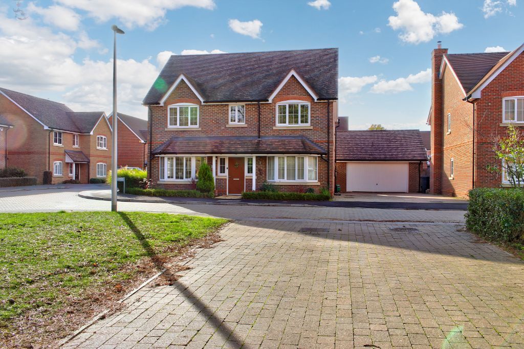 4 bed detached house for sale in Phillips Close, Wokingham RG41 Zoopla