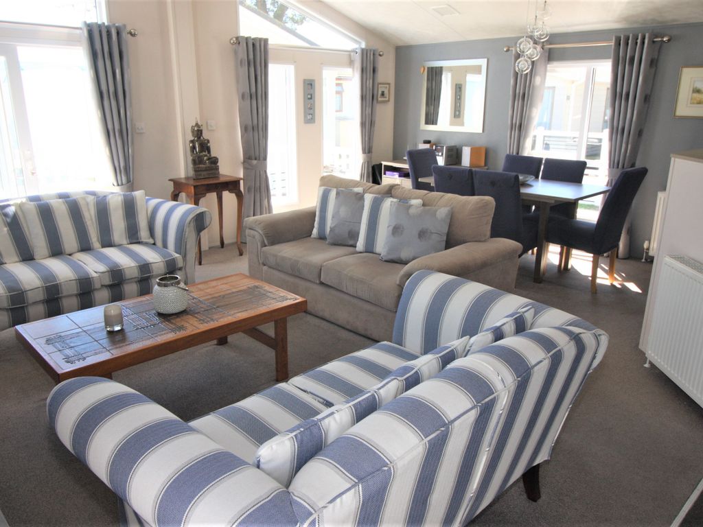2 bed lodge for sale in Sandhills, Mudeford BH23 Zoopla