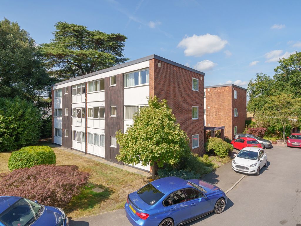2 bed flat for sale in High Point, Weybridge KT13, £350,000 Zoopla
