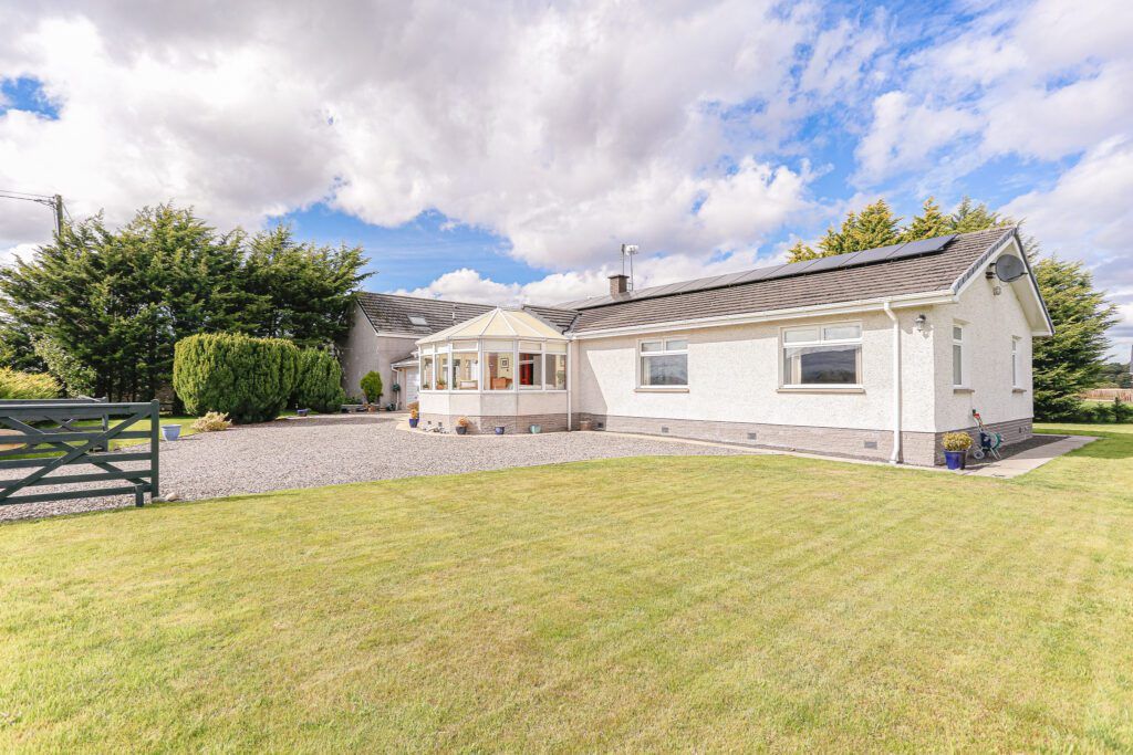 5 bed linkdetached house for sale in Millring, Rossburn Lane