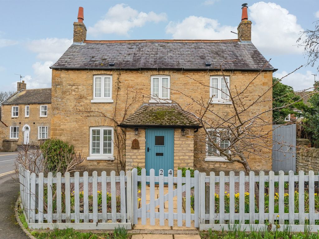 5 bed property for sale in Lincoln Road, Glinton, Peterborough PE6, £