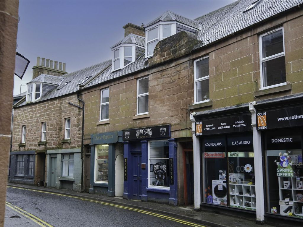 4 bed flat for sale in Glengate, Kirriemuir DD8, £135,000 Zoopla