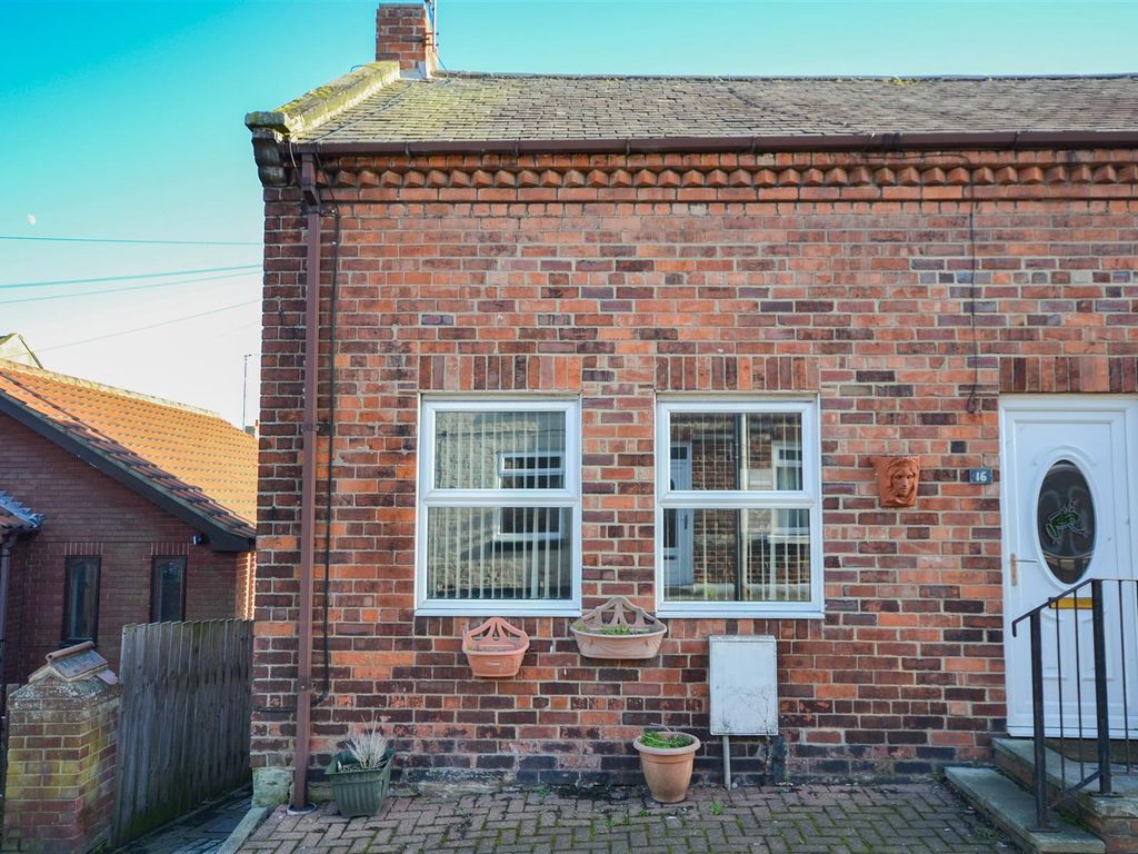 2 bed end terrace house for sale in Terrace, Loftus, Saltburn