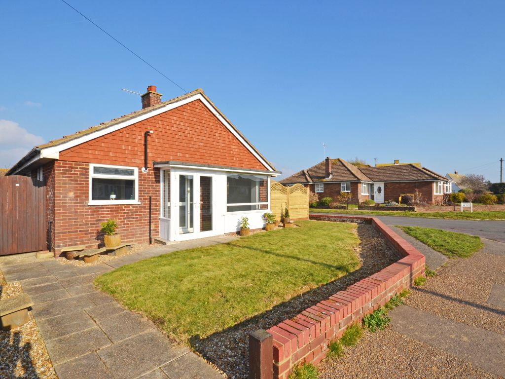 2 bed detached bungalow for sale in Lane End Road, Elmer, Bognor Regis