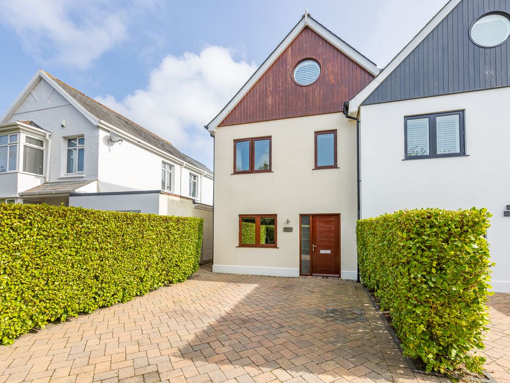 3 bed semidetached house for sale in Avenue Beauvais, St. Peter Port