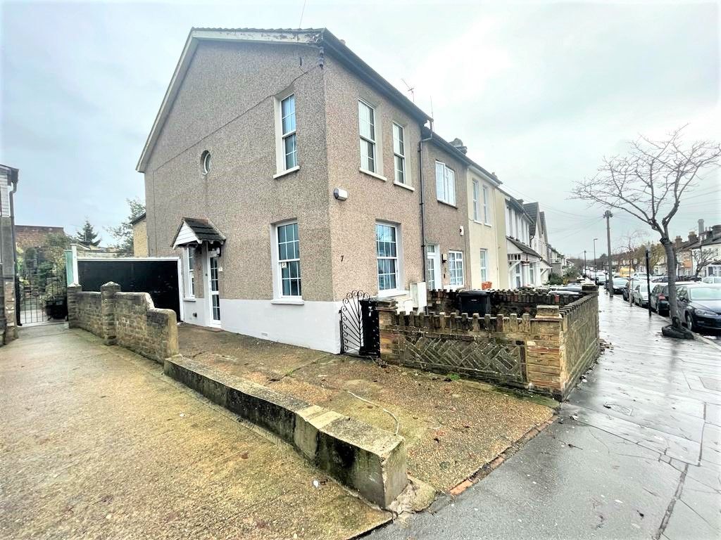 Dennett Road Croydon CR0  