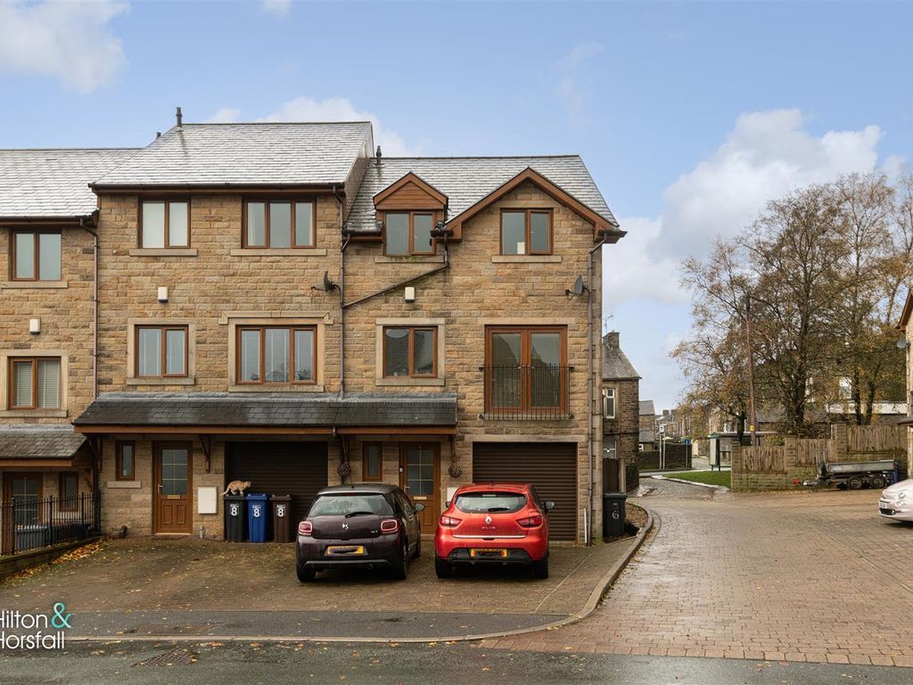 3 bed town house for sale in Standroyd Road, Colne BB8, £254,950 Zoopla