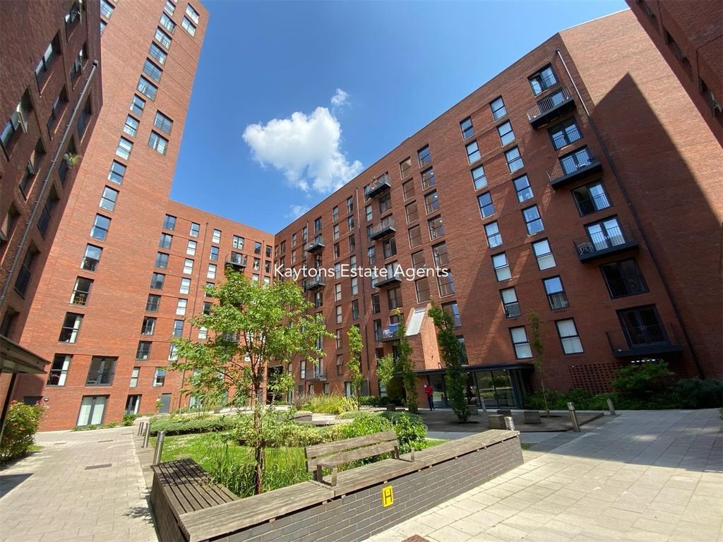 2 bed flat to rent in Alto, Block C, Sillavan Way M3 Zoopla