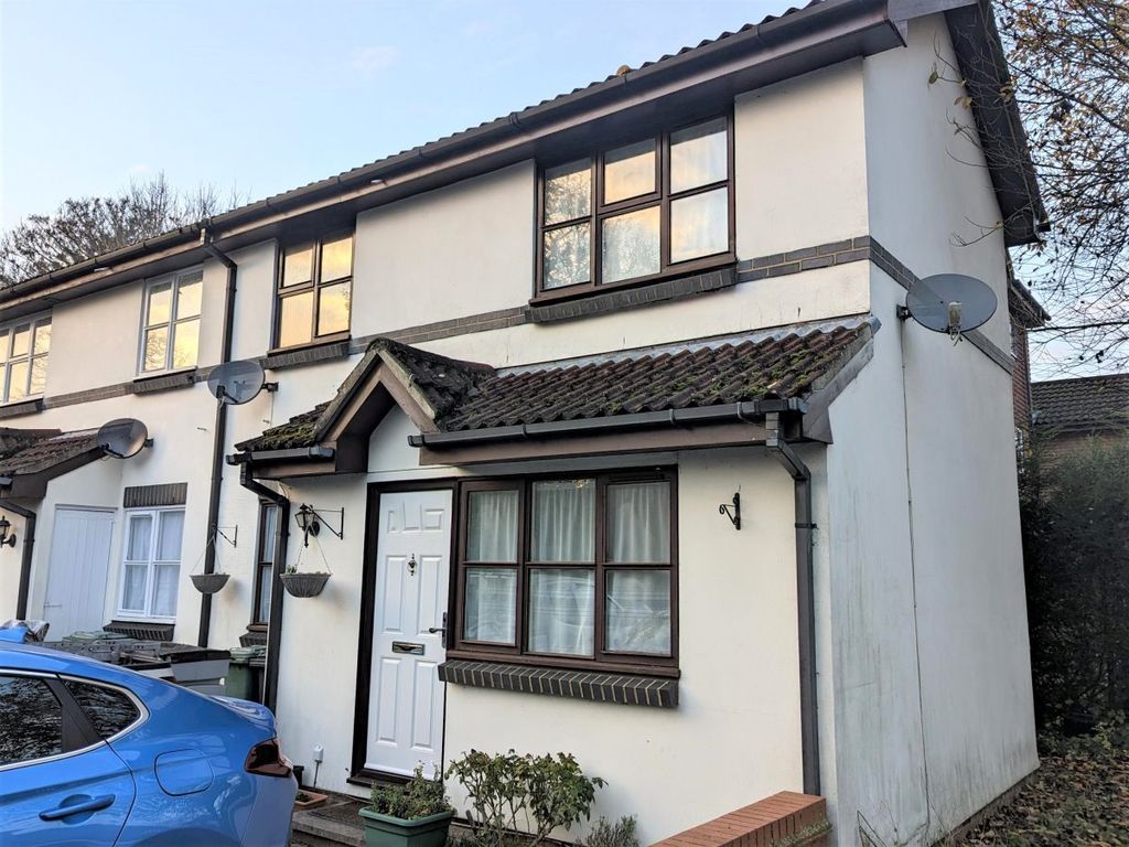 1 bed semidetached house to rent in Wordsworth Mead, Redhill RH1 Zoopla