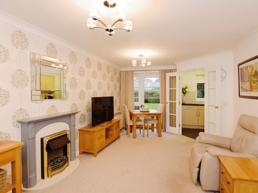 Pool Close Spalding PE11  