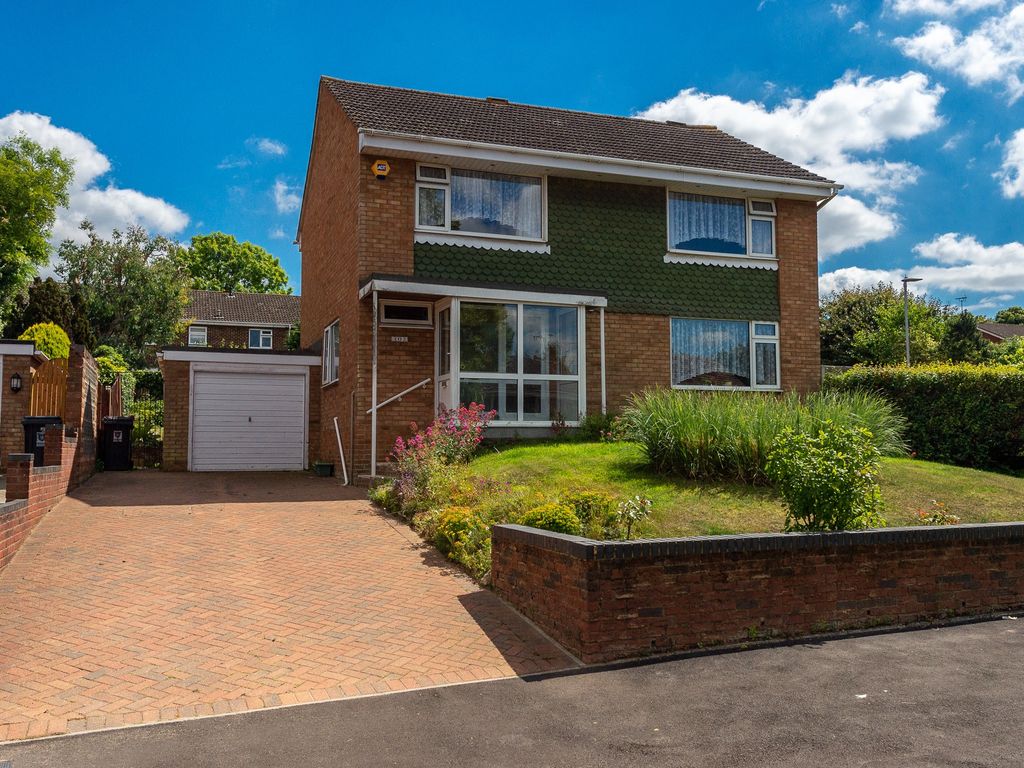 3 bed detached house for sale in Wootton Drive, Hemel Hempstead HP2