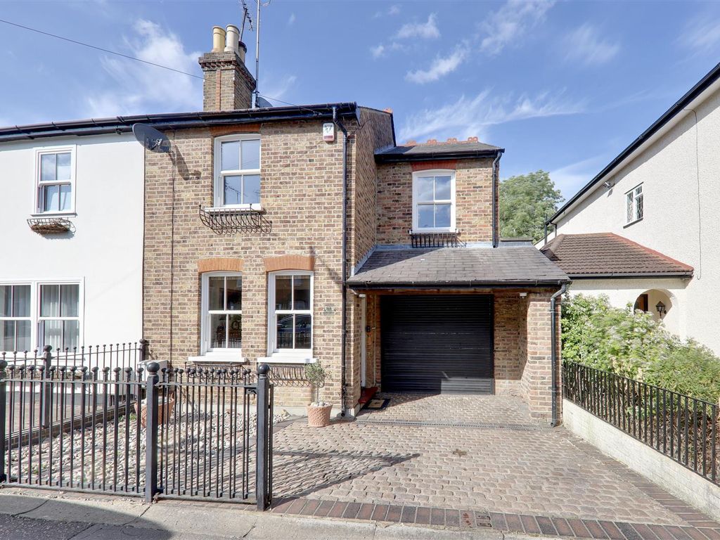 3 bed semidetached house for sale in Forest Road, Loughton IG10 Zoopla