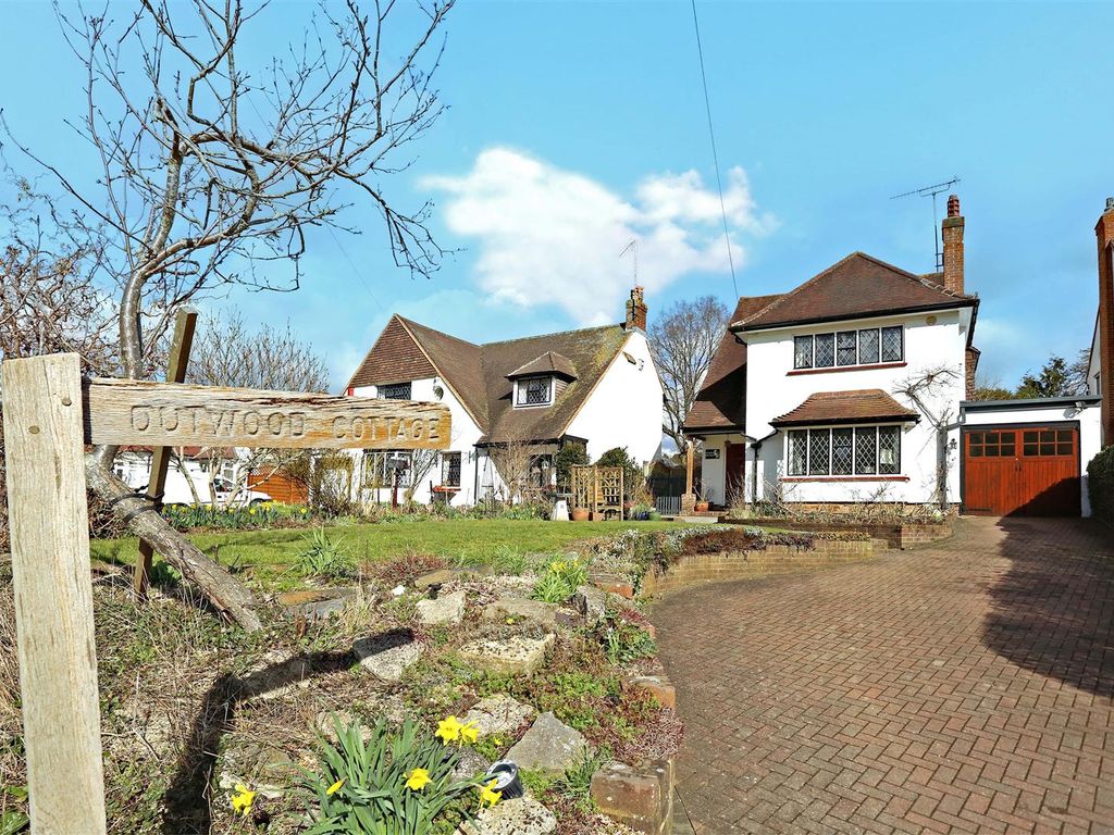 3 bed detached house for sale in Outwood Lane, Chipstead, Coulsdon CR5
