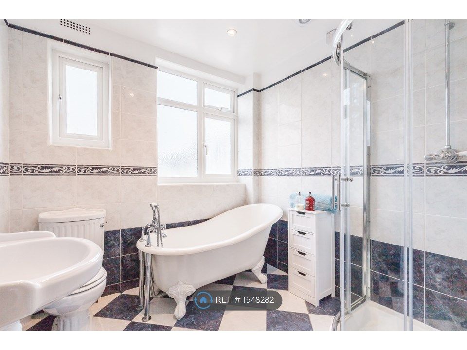 4 bed end terrace house to rent in Merton Hall Gardens, London SW20, £